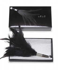 n7097-lelo_tantra_feather_teaser_black-2